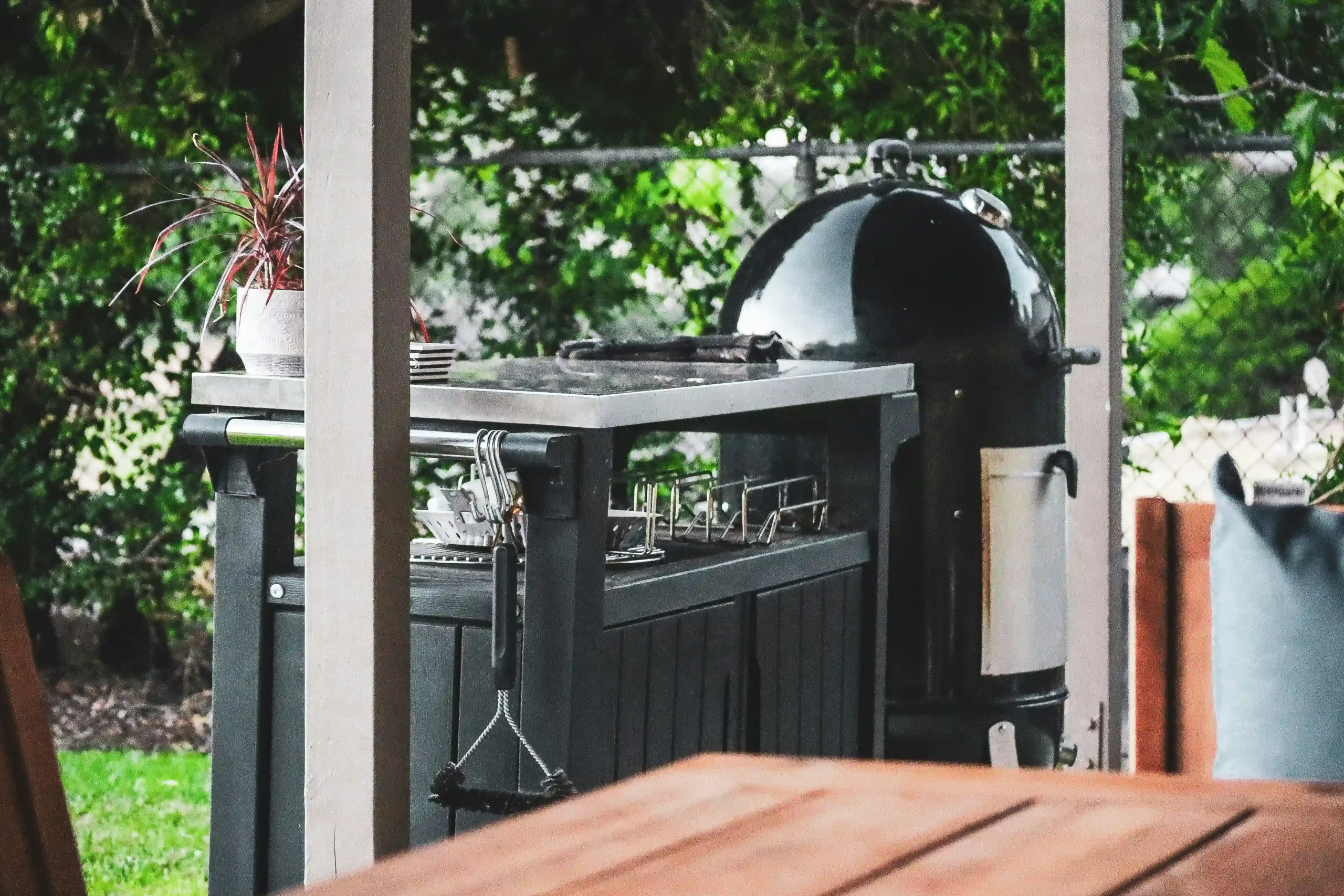 Outdoor Kitchens: Transform Your Garden into a Luxury Cooking Space 1 Outdoor Kitchen